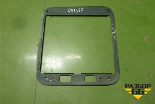 Кронштейн подножки  (правой) (2498803) для Scania 6 R Series с 2016г