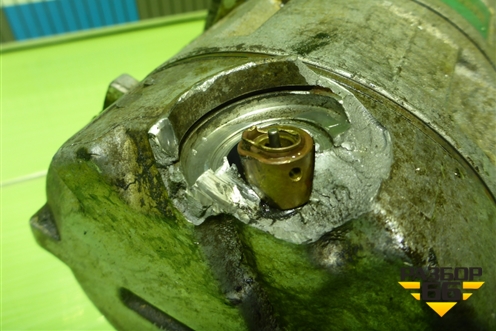 Компрессор кондиционера (5.0л M113.964) (A0002342411) для Mercedes Benz G-Klass W463 с1989г (Гелендваген)