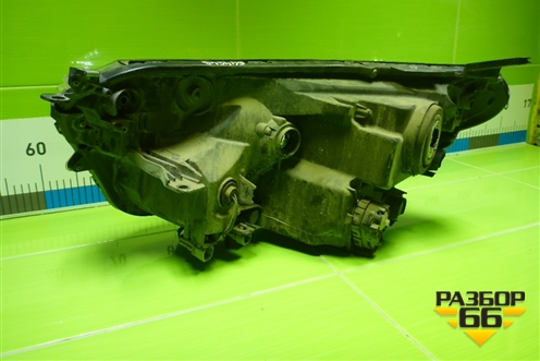 Фара правая (после 2015г галоген) (8117042650) для Toyota Rav-4 с 2012-2019г (Рав 4)