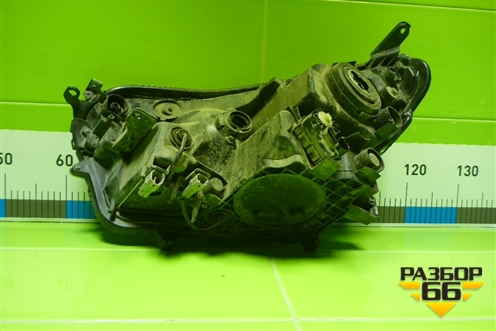 Фара правая (после 2015г галоген) (8117042650) для Toyota Rav-4 с 2012-2019г (Рав 4)