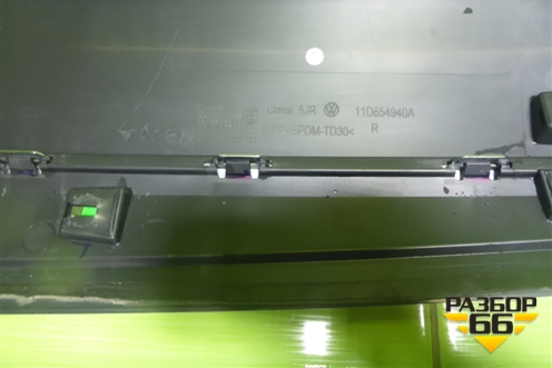 Накладка двери передней правой 11D854940A для Volkswagen ID.4 с 2020г