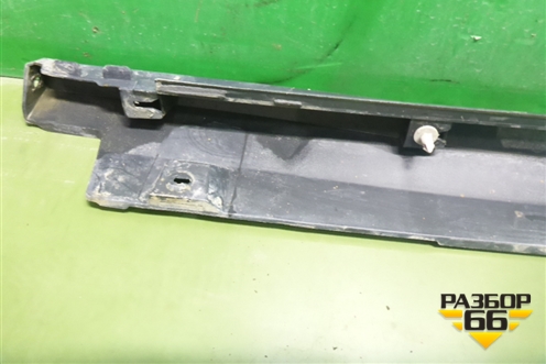 Накладка на порог наружная правая (11D853856) для Volkswagen ID.4 с 2020г