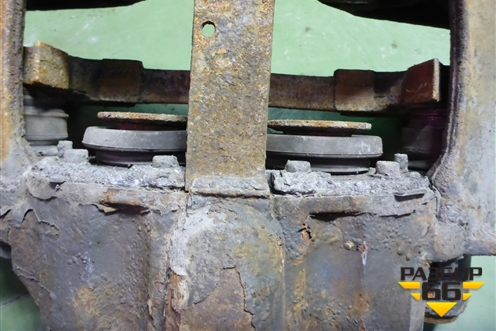 Суппорт задний правый (68324862) для Volvo TRUCK FM с 2001-2013г (ФМ)