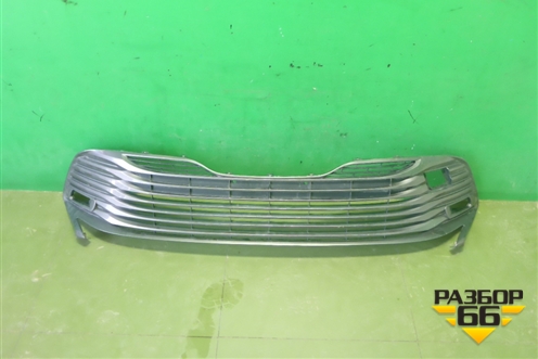 Решетка в передний бампер центральная (до 2020г) (5311333110) для Toyota Camry V70 с 2017г (Камри)