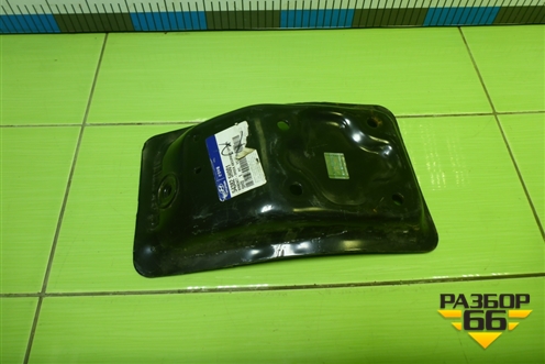 Кронштейн амортизатора переднего (правый новый) (543825H001) для Hyundai  HD 35-78 с 2003г