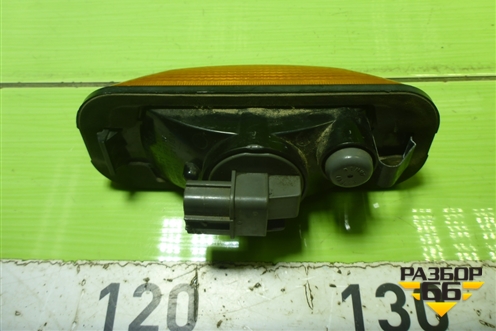 Повторитель поворота в дверь  правый для Hyundai  HD-170 с 2004г