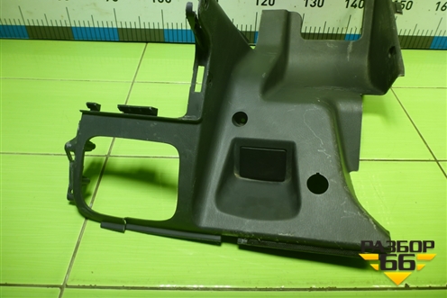 Накладка на торпедо  (левая) (847607A500) для Hyundai  HD-170 с 2004г
