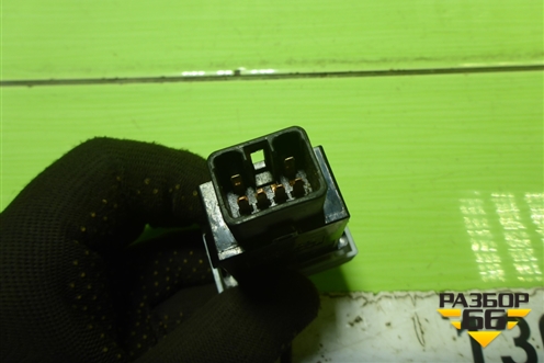 Кнопка включения кондиционера (937706B000) для Hyundai  HD-170 с 2004г