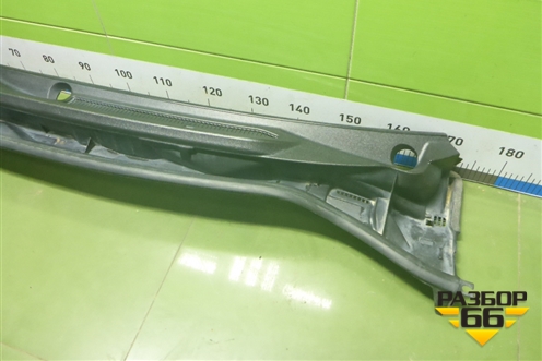 Решетка стеклоочистителей (5570860190) для Toyota Land Cruiser (200) с 2008г