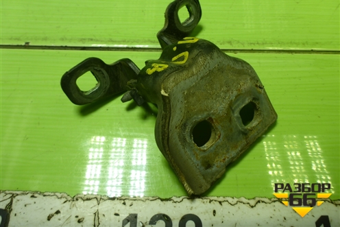 Петля двери передней правой верхняя для Renault Logan с 2004-2015г