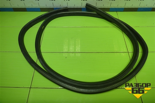 Уплотнитель двери передней левой для Mitsubishi Colt с 2004г (Кольт)