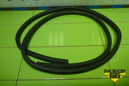 Уплотнитель двери передней левой для Mitsubishi Colt с 2004г (Кольт)