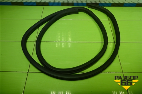 Уплотнитель двери задней левой для Mitsubishi Colt с 2004г (Кольт)