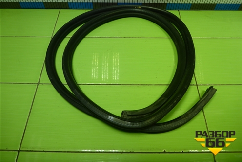 Уплотнитель двери задней правой для Mitsubishi Colt с 2004г (Кольт)