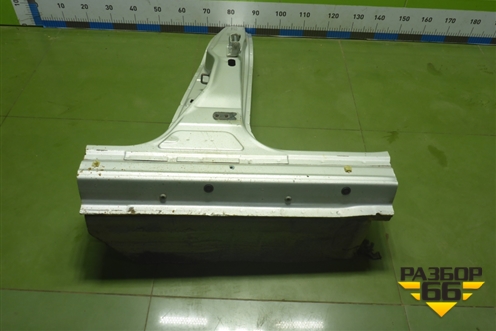 Порог со стойкой левый для Nissan Tiida (C11X) с 2004-2013г (Тиида)