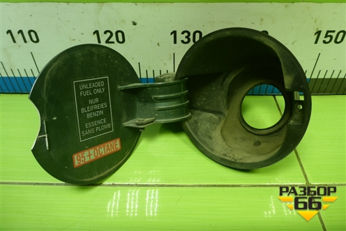 Лючок бензобака (MR959153) для Mitsubishi Colt с 2004г (Кольт)