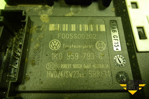 Моторчик стеклоподъёмника передний левый (1K0959793G) для Volkswagen Golf V с 2003-2009г (Гольф 5)