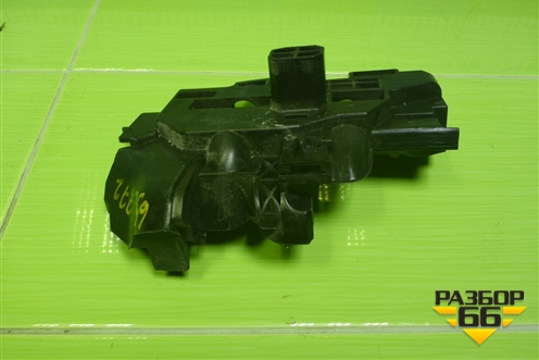 Кронштейн радиатора левый (17117933884) для BMW 5-серия G30 с 2017г