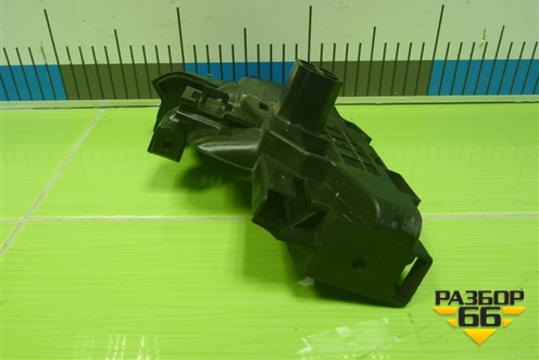 Кронштейн радиатора левый (17117933884) для BMW 5-серия G30 с 2017г