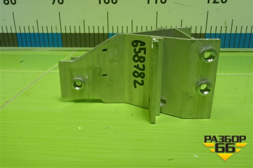 Кронштейн радиатора правый (7357216) для BMW 5-серия G30 с 2017г