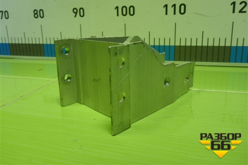 Кронштейн радиатора правый (7357216) для BMW 5-серия G30 с 2017г