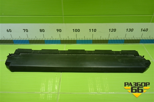 Дефлектор радиатора верхний (17118632115) для BMW 5-серия G30 с 2017г