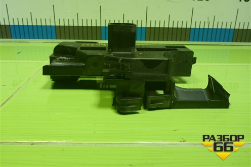 Кронштейн радиатора правый (8632128) для BMW 5-серия G30 с 2017г