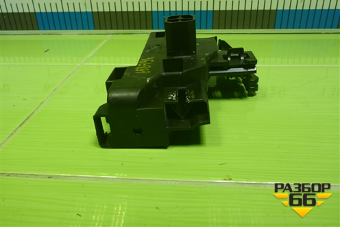 Кронштейн радиатора правый (8632128) для BMW 5-серия G30 с 2017г