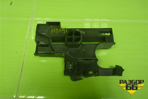 Кронштейн радиатора правый (8632128) для BMW 5-серия G30 с 2017г