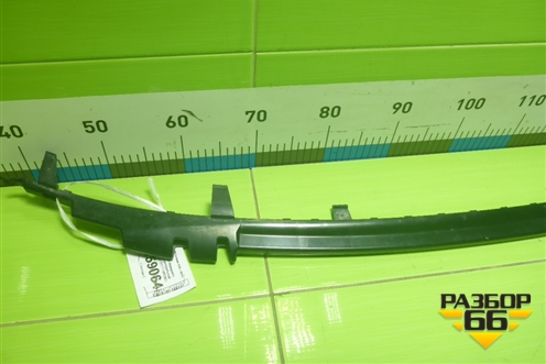 Кронштейн переднего бампера центральный (нижний) (51117385287) для BMW 5-серия G30 с 2017г