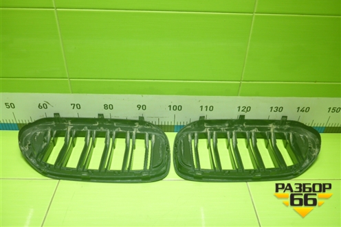 Решетка радиатора (комплект не оригинал) для BMW 5-серия G30 с 2017г