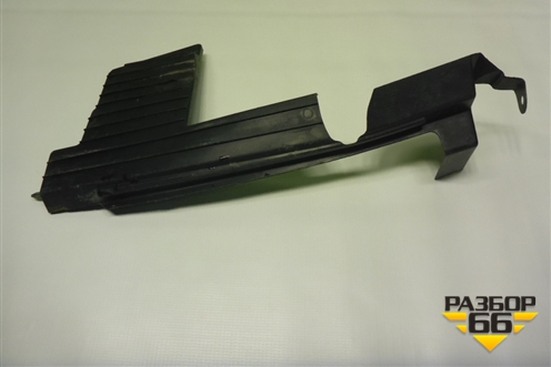 Дефлектор радиатора левый (62823EM00A) для Nissan Tiida (C11X) с 2004-2013г (Тиида)