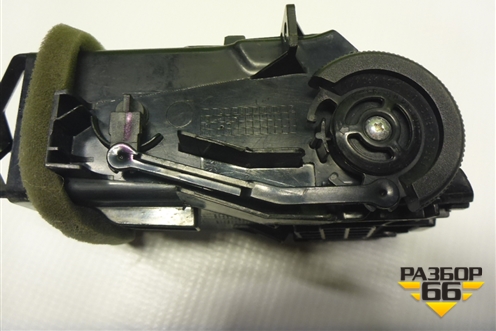 Дефлектор воздушный левый (68761EL00A) для Nissan Tiida (C11X) с 2004-2013г (Тиида)