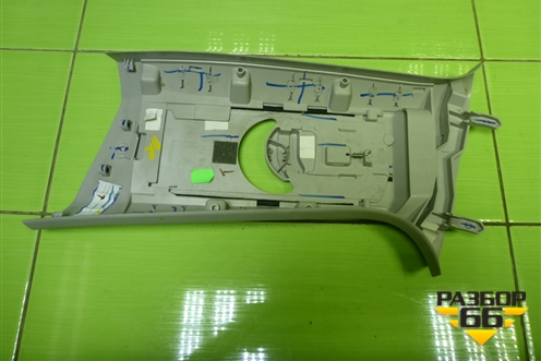 Обшивка стойки центральная верхняя левая (9677273577) для Peugeot 408 с 2012г