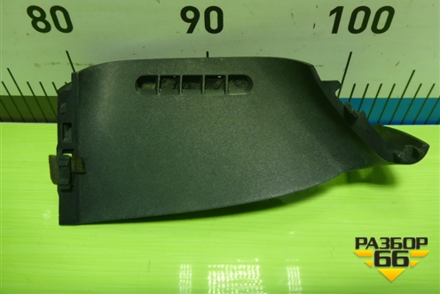 Накладка на торпедо (боковая верхняя правая) (681342ED500) для Nissan Tiida (C11X) с 2004-2013г (Тиида)