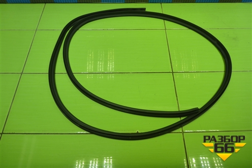 Уплотнитель на кузов правый для Peugeot 408 с 2012г