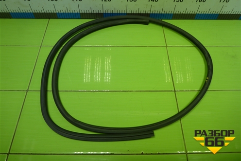 Уплотнитель на кузов правый для Peugeot 408 с 2012г