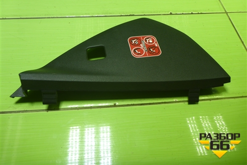 Накладка на торпедо (боковая правая) (9655989477) для Peugeot 408 с 2012г