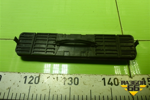 Крышка салонного фильтра (9635818380) для Peugeot 408 с 2012г