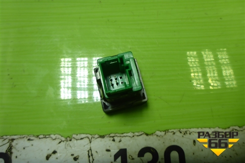 Кнопка открывания багажника для Peugeot 408 с 2012г