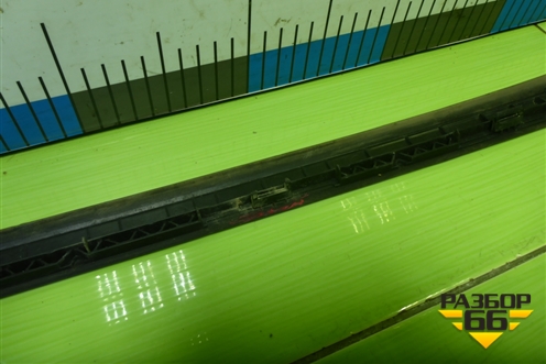 Молдинг лобового стекла левый (9670978080) для Peugeot 408 с 2012г