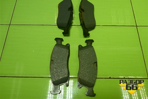 Колодки тормозные передние (новые) (A0074208120) для Mercedes Benz GL-Klass X166 с 2012г (ГЛ)