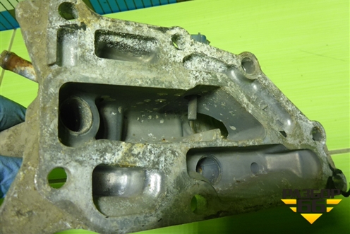 Фланец двигателя системы охлаждения (1.6л HR16) для Nissan Tiida (C11X) с 2004-2013г (Тиида)