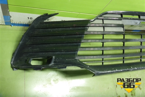 Решетка в передний бампер центральная (после 2020г) (5311306250) для Toyota Camry V70 с 2017г (Камри)