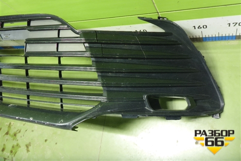 Решетка в передний бампер центральная (после 2020г) (5311306250) для Toyota Camry V70 с 2017г (Камри)