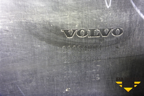 Решетка радиатора (после 2021г) (32234984) для Volvo XC60 с 2017-2025г (ХС60)