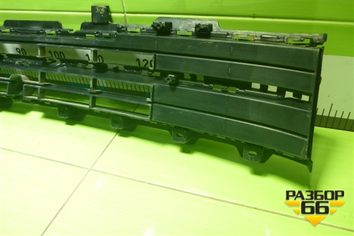 Решетка в передний бампер центральная (2803201U3480) для Москвич 3 с 2022г