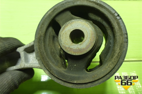 Опора двигателя правая (1.8л R18A2) для Honda Civic 5D с 2005-2011г (Цивик)