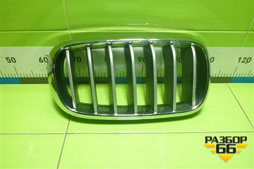 Решетка радиатора правая (7316076) для BMW X5 F15 с 2013г (Х5 Ф15)