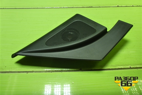 Накладка двери передней правой уголок (876612W000) для Hyundai Santa Fe с 2012-2018г (Санта Фе)